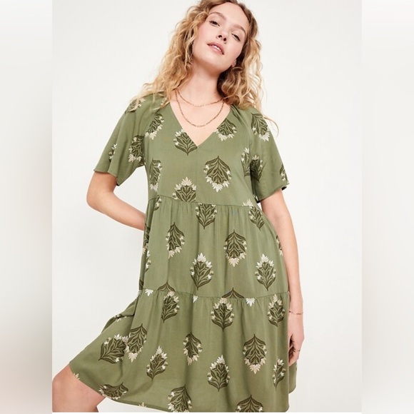 Old Navy Dresses & Skirts - Old navy babydoll dress NWT medium